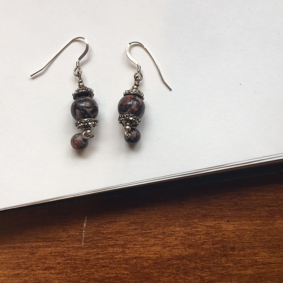 Earrings - Picture 1 of 2